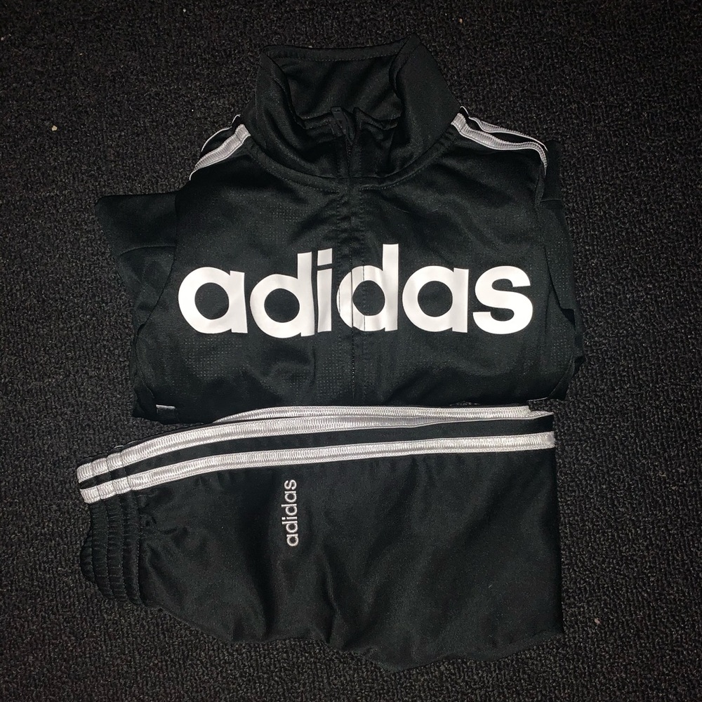 2T adidas track suit